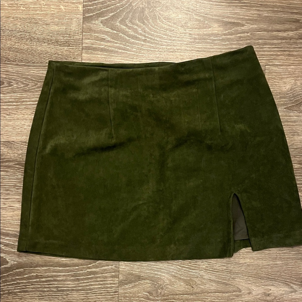 Olivaceous Olive Green Suede-Look Mini Skirt Women’s Large